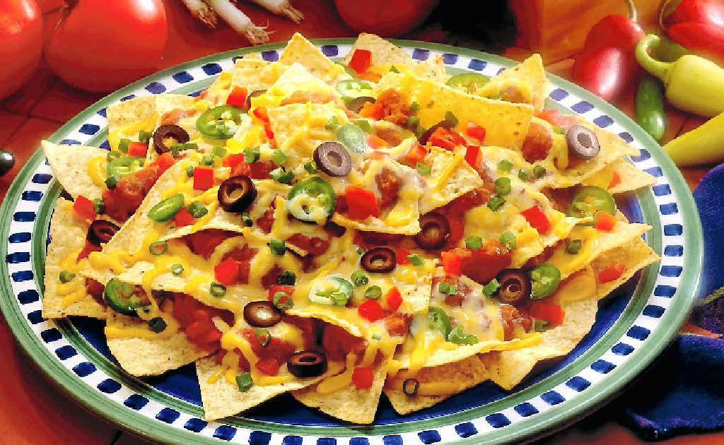Nachos are a quick and easy meal idea. Nachos are a quick and easy meal idea.